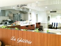 ラ・グラスリィ