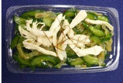 蒸し鶏と中華くらげの和え物