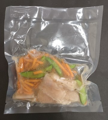 もやしを入れて若鶏の塩生姜炒め