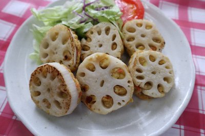 国産豚で作ったレンコン肉詰め（チーズ入り）