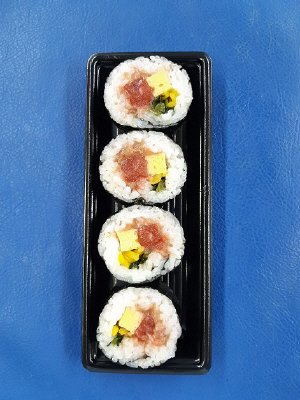 だし醤油香る　２種まぐろの太巻