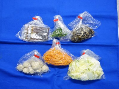 鶏団子入り白菜のうま煮と五目まぜごはん