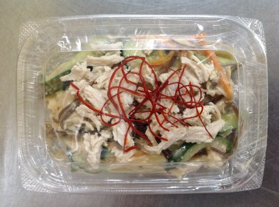 国産蒸し鶏のバンバンジー風サラダ