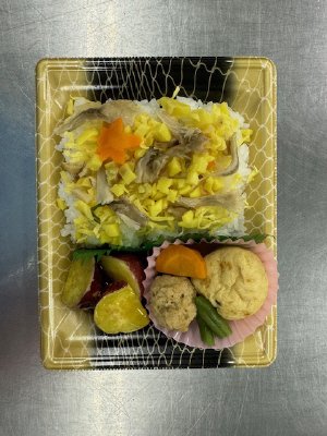 秋のちらし寿司弁当