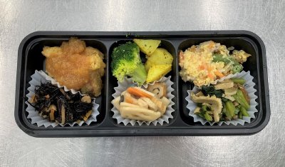 赤魚の天ぷら（ポン酢みぞれ和え）・豚肉と玉子の塩炒め