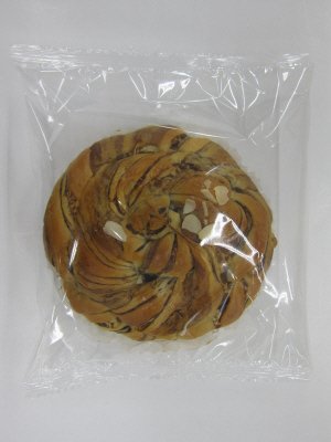 沖縄黒糖レーズンパン