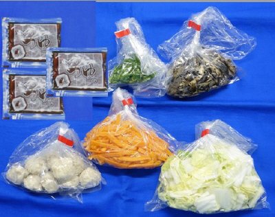 鶏団子入り白菜のうま煮と五目まぜごはん