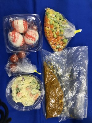 ★３人前カレーピラフとポテトサラダ