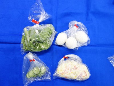 おうちで簡単　たまごとレタスのポテトサラダ