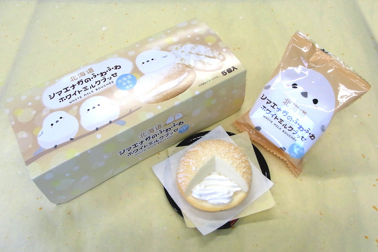 シマエナガのふわふわホワイトミルクブッセ