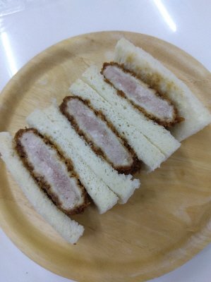 産直お米育ち豚で作ったソースかつサンド