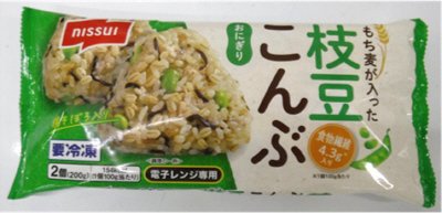 もち麦が入った　枝豆こんぶおにぎり