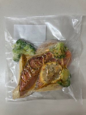 骨取りサーモンのレモンペッパーソテー