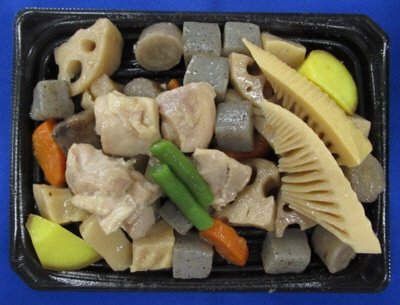 鶏肉の旨味が染みた筑前煮　大
