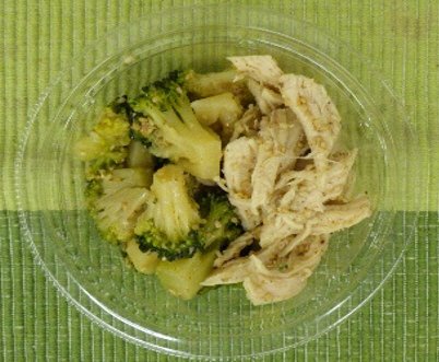 蒸し鶏とブロッコリーの胡麻和え
