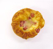 粗挽きソーセージチーズマヨパン