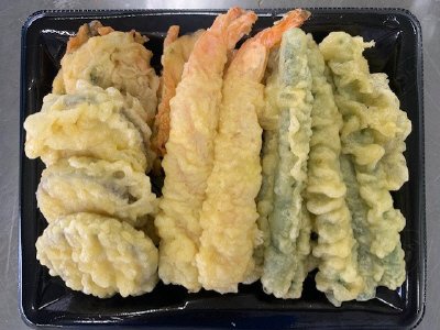 天ぷら盛り合せ（海老天入り）