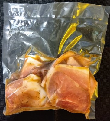 ふぞろいの豚黒こしょうステーキ