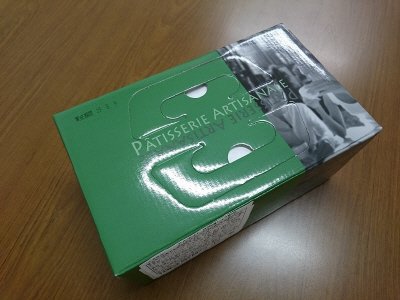 クリスマスペアロールケーキ（F)