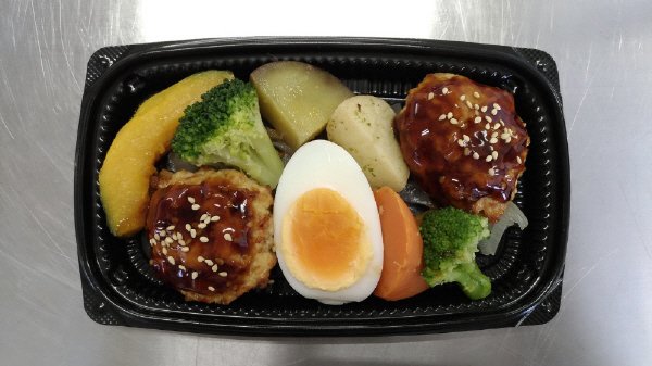 豆腐入りつくねと彩り野菜