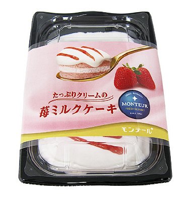 たっぷりクリームの苺ミルクケーキ
