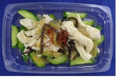 国産蒸し鶏の中華くらげ
