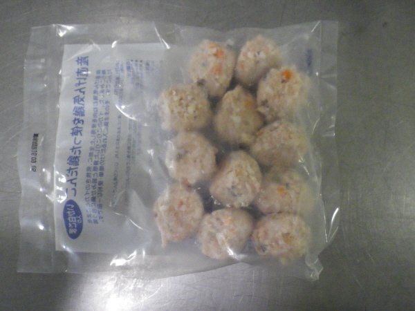 産直げん気鶏を使った鶏だんご　いか・白ごま入り