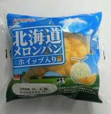 北海道メロンパン（ホイップ入り）