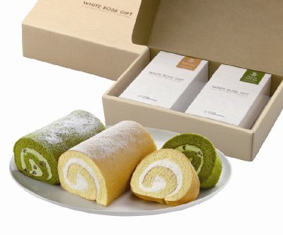 ロールケーキと抹茶ロールケーキの詰め合わせ