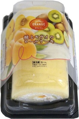 桃とキウイのロールケーキ