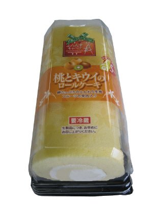 桃とキウイのロールケーキ