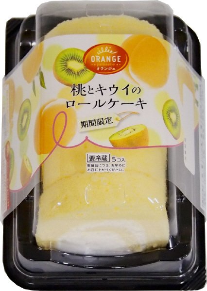 桃とキウイのロールケーキ