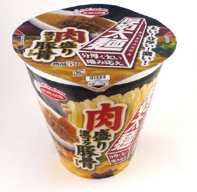 タテロング　厚切太麺　肉盛り濃コク豚骨ラーメン