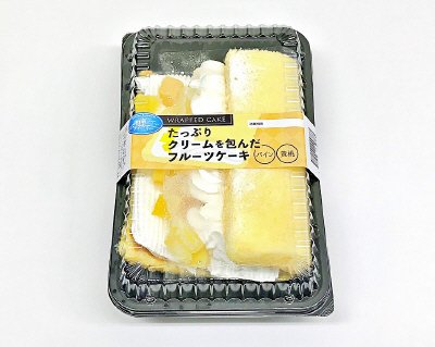 たっぷりクリームを包んだフルーツケーキ