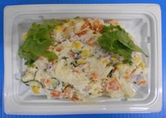 お野菜を食べるポテトサラダ