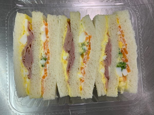 彩りミックスたまごサンド