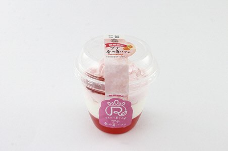 プチ　春の苺パフェ