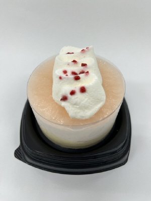 桃とラズベリーのムースケーキ