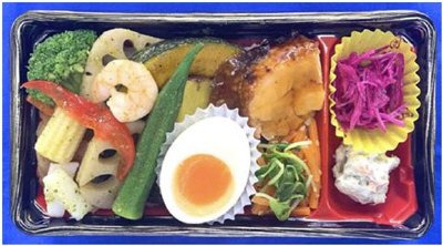 バジル野菜とチキンのもち麦入弁当