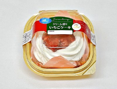 クリーム盛りいちごケーキ