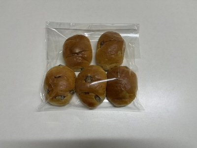 ＢＰ　マーガリン入りレーズンバターロール