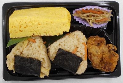 玉子焼きと竹の子ごはんおにぎりセット