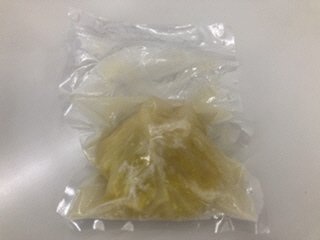 大きなチーズインロールキャベツ　コンソメスープ仕立て