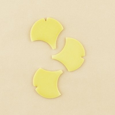 季節の薄氷（いちょう）