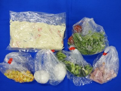 楽しくつくろう！リース風サラダ