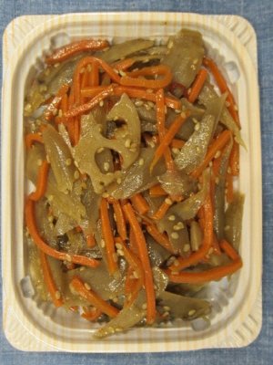 直火で炒める金平ごぼう