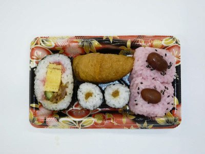 赤飯入り盛合わせ寿司一人前