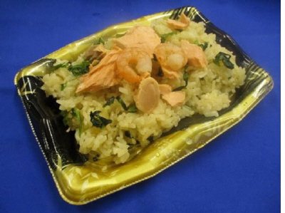 手ほぐし銀鮭と海老のおこわ