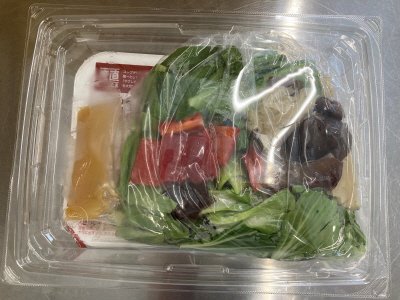 有機チンゲン菜とはなびら茸の彩り炒め（お米育ち豚使用）