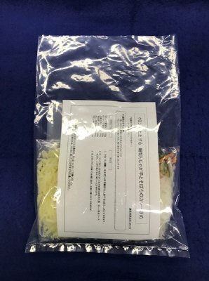 細切りじゃが芋とそぼろのカレー炒め
